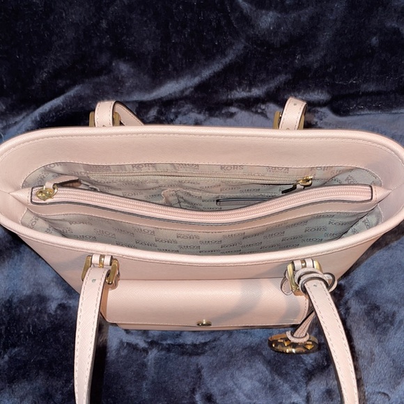 Authentic Michael Kors Tote Bag - Picture 6 of 7